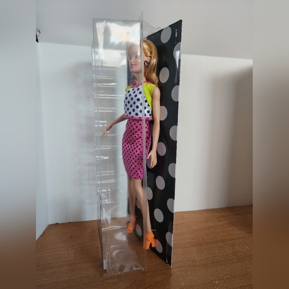 Barbie Fashionista 13 Dolled Up Dots NIB retired discontinued - Picture 3 of 3